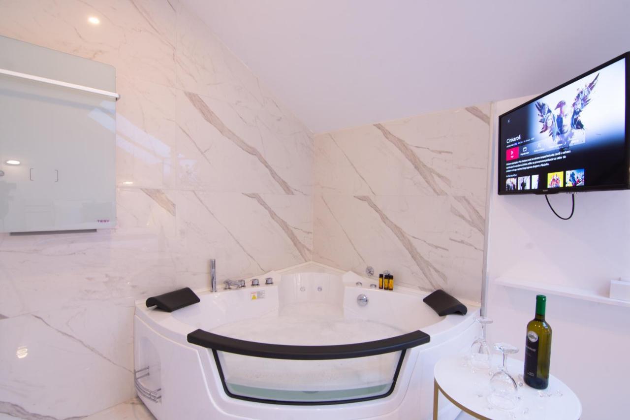 Lumiere Luxe Suites Белград Екстериор снимка
