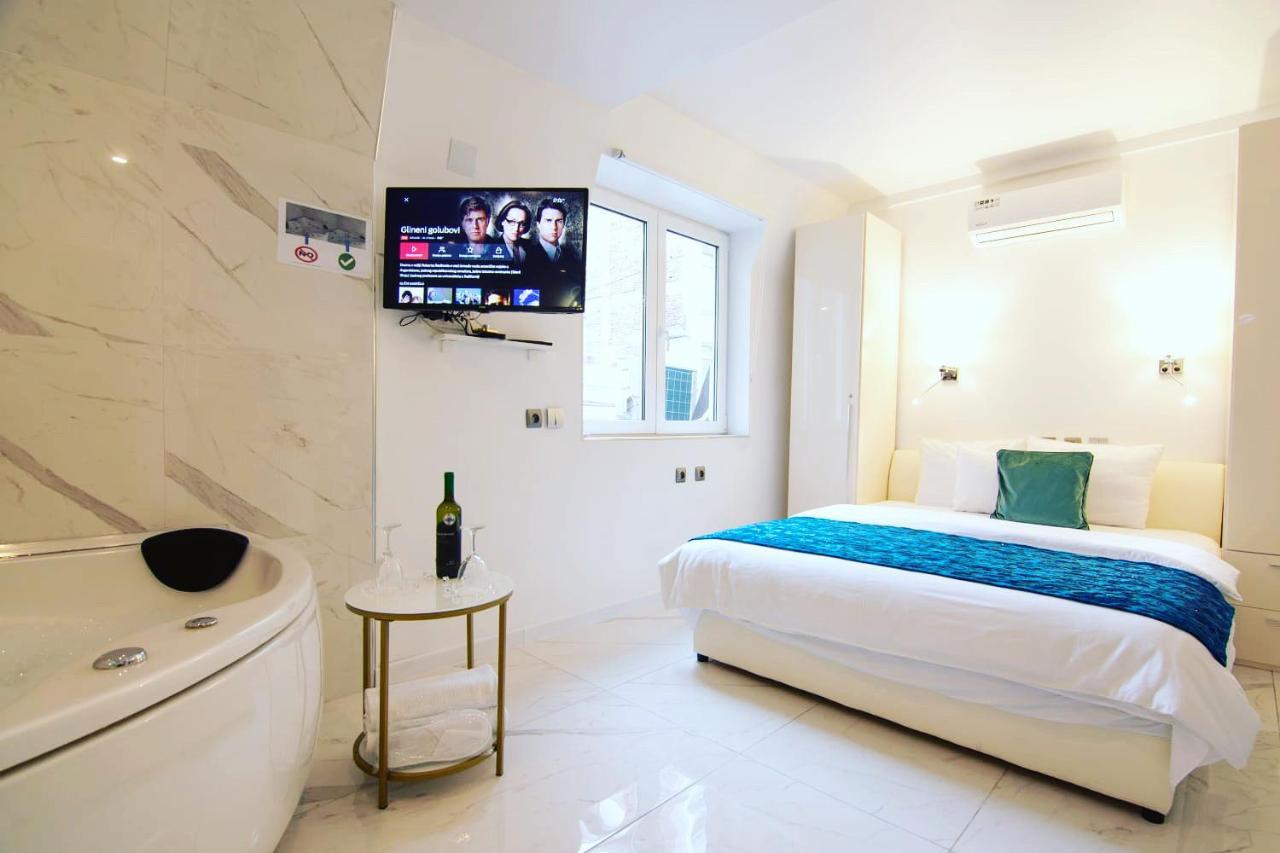 Lumiere Luxe Suites Белград Екстериор снимка