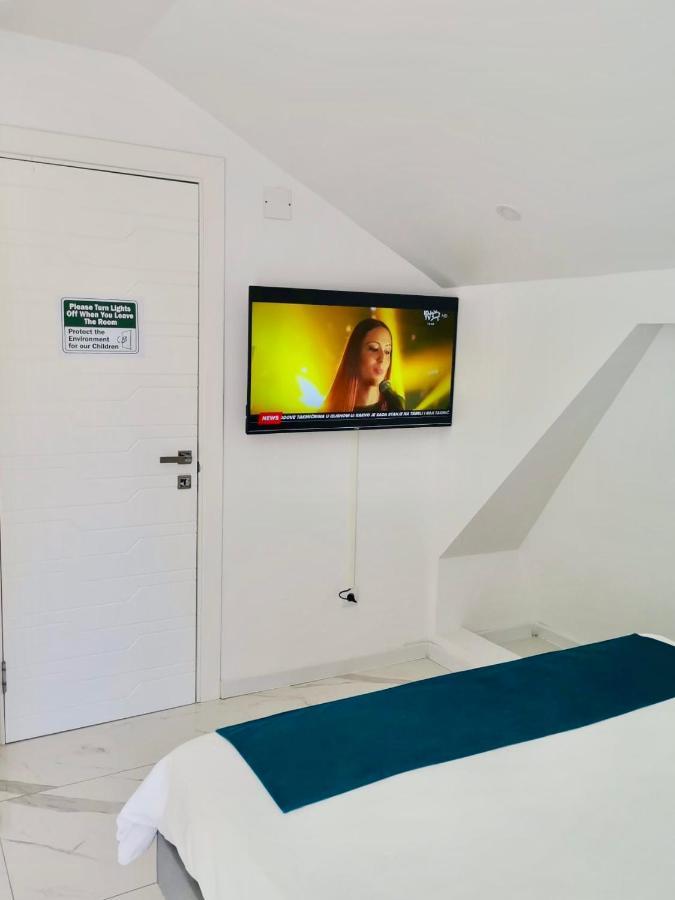 Lumiere Luxe Suites Белград Екстериор снимка